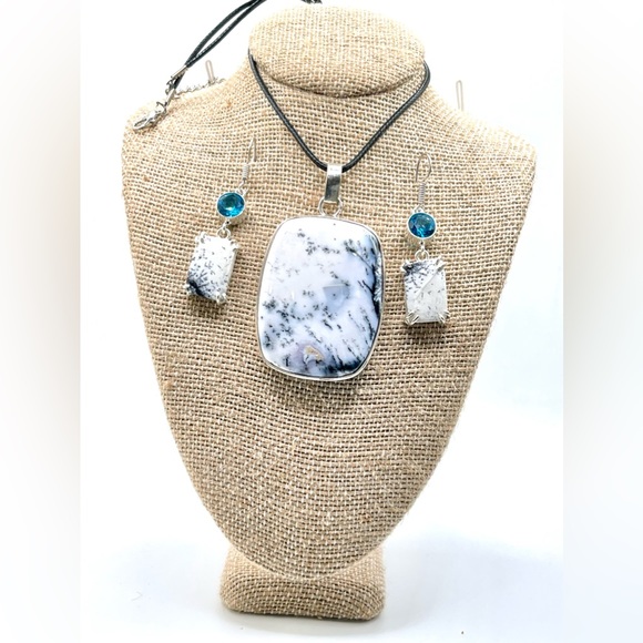 Dendritic Agate Pendant & Earrings Set - Picture 6 of 6